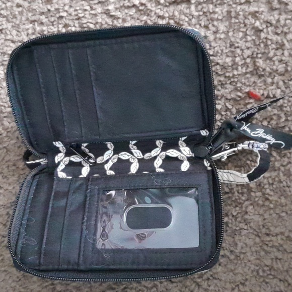 Vera Bradley quilted wallet/phone holder - Picture 3 of 4